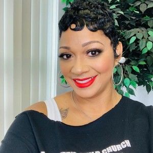 Meet your Posher, Alexia